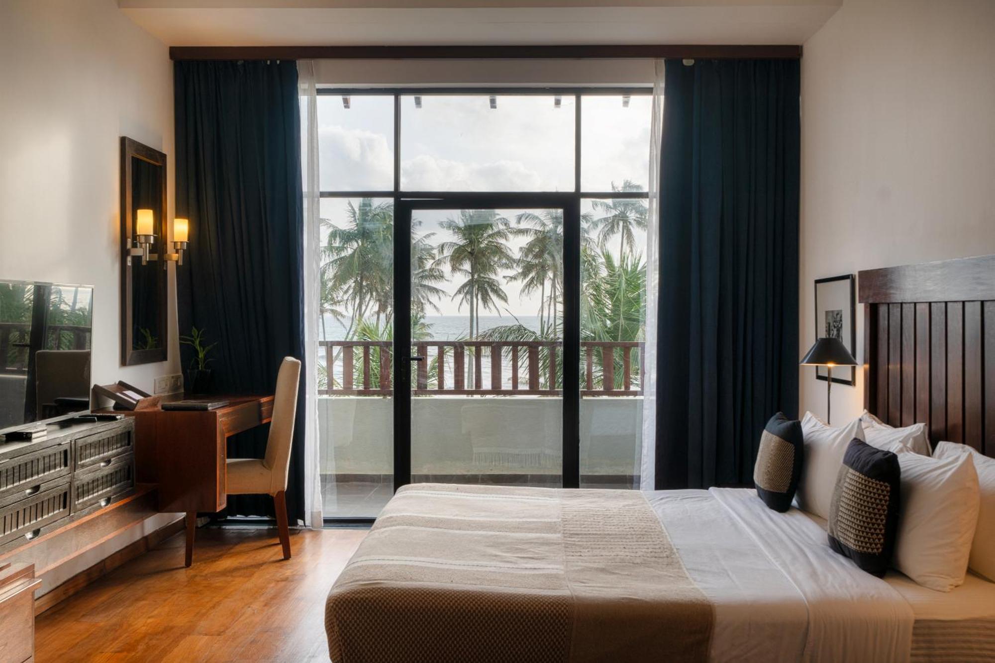 The Blue Water - Geoffrey Bawa Heritage - City Resort Hotel Wadduwa Kültér fotó